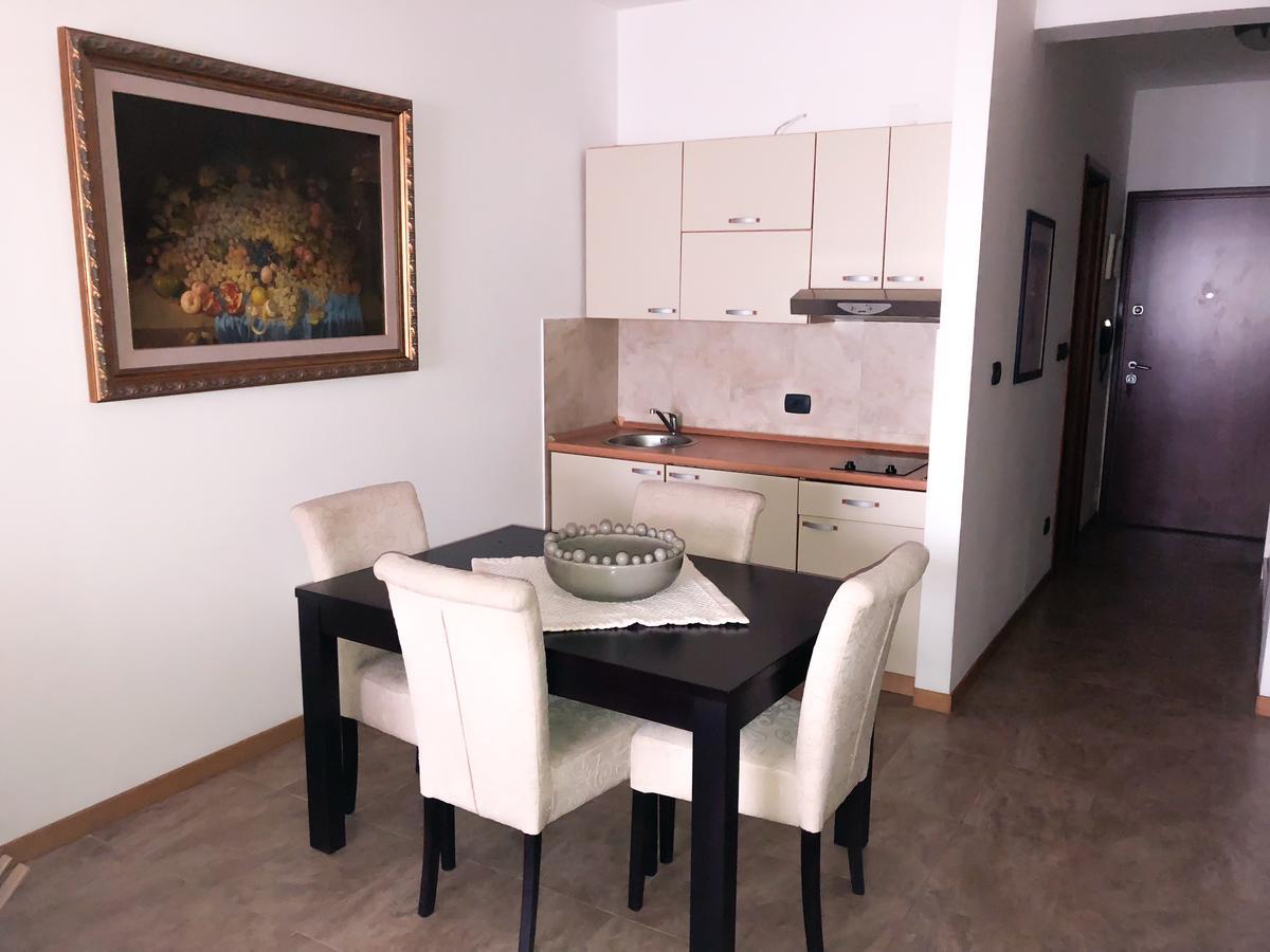 Beach Apartment Rafailovici Luaran gambar